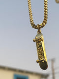 'Skateboard' pendant - Gold plated